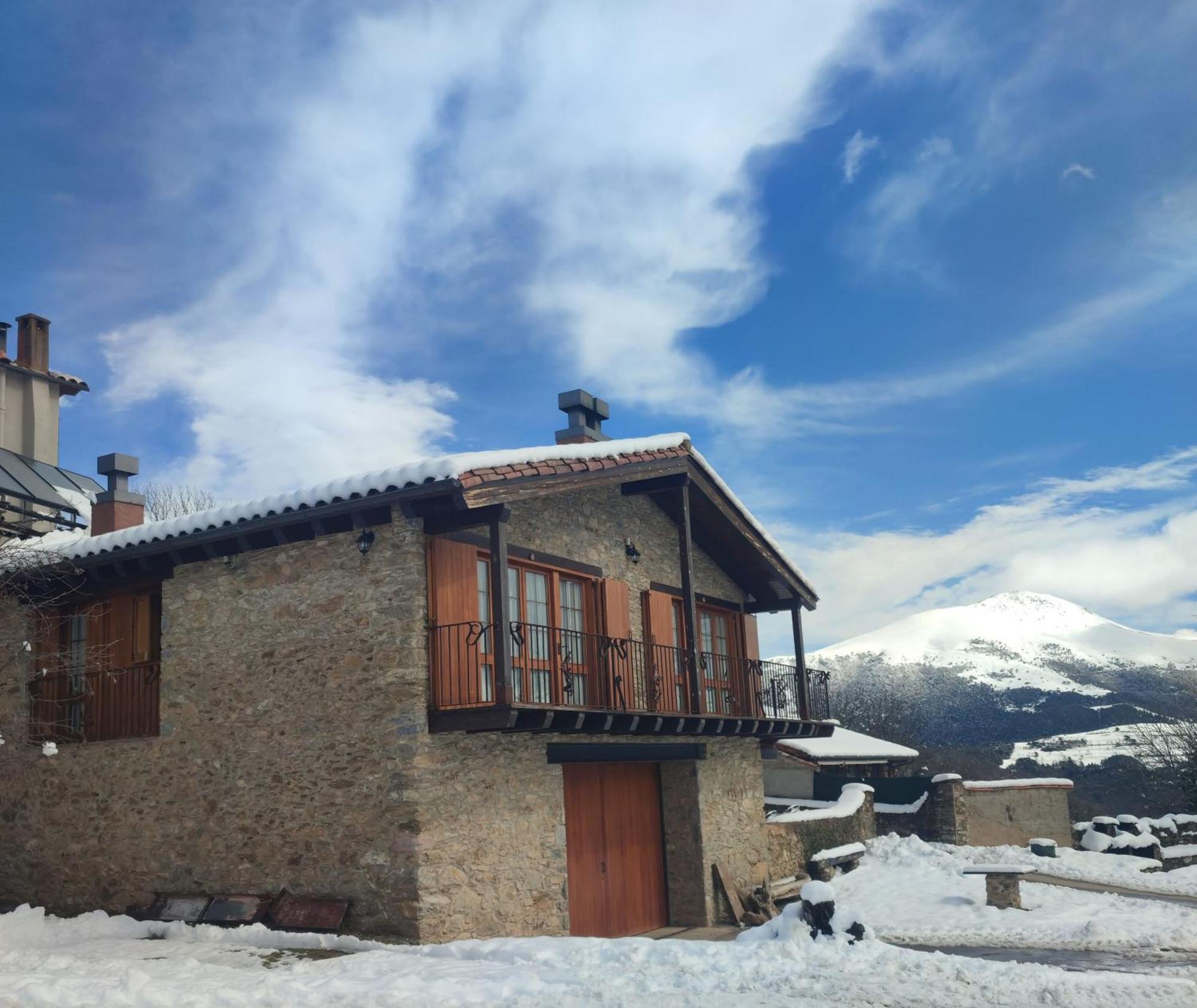 Can Tubau - Casa Rural - Apartaments Campelles Exterior foto